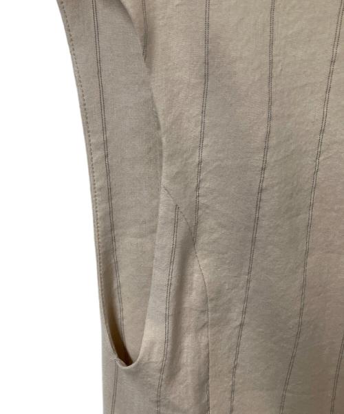 uncrave（アンクレイヴ）uncrave (アンクレイヴ) ノースリーブコート ベージュ　ストライプ ベージュ サイズ:１ 未使用品の古着・服飾アイテム