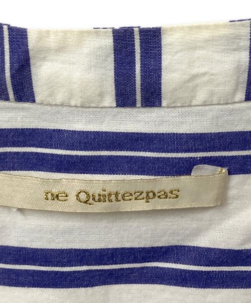 ne quittez pas（ヌキテパ）ne quittez pas (ヌキテパ) ノースリーブブラウス ブルー×ホワイト サイズ:Freeの古着・服飾アイテム