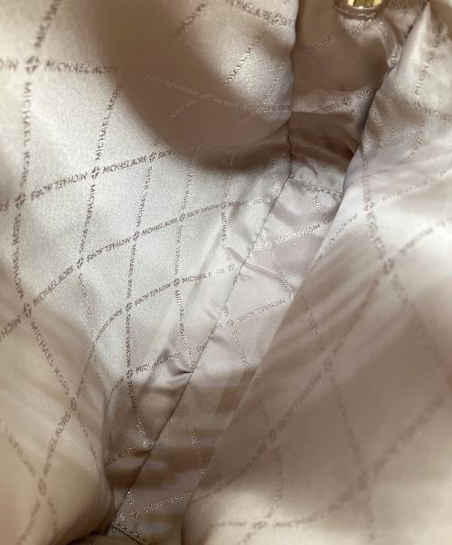 MICHAEL KORS（マイケル・コース）MICHAEL KORS (マイケル・コース) JAYCEE ジップポケット バックパック ミディアム アイボリーの古着・服飾アイテム