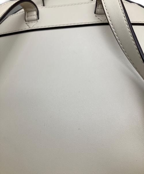 MICHAEL KORS（マイケル・コース）MICHAEL KORS (マイケル・コース) JAYCEE ジップポケット バックパック ミディアム アイボリーの古着・服飾アイテム