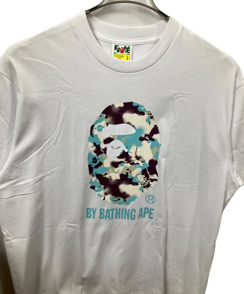 A BATHING APE（アベイシングエイプ）A BATHING APE (ア ベイシング エイプ) MAP CAMO BY BATHING APE RELAXED FIT TEE ホワイト サイズ:Lの古着・服飾アイテム