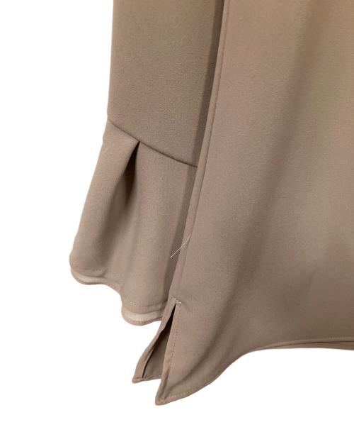 JUSGLITTY（ジャスグリッティー）JUSGLITTY (ジャスグリッティー) 長袖ブラウス ベージュ ベージュ サイズ:S 未使用品の古着・服飾アイテム