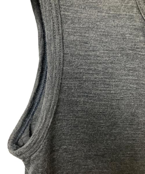山と道（ヤマトミチ）山と道 (ヤマトミチ) メリノウールノースリーブカットソー グレー グレー サイズ:Ｍの古着・服飾アイテム