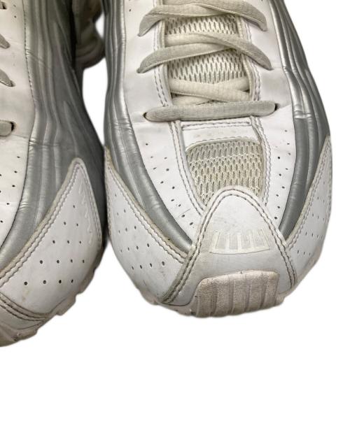NIKE（ナイキ）NIKE (ナイキ) SHOX R4 WHITE/METALLIC SILVER-WHITE ホワイト サイズ:28.5の古着・服飾アイテム
