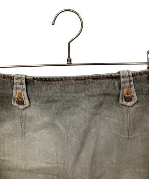 BURBERRY BLUE LABEL（バーバリー ブルー レーベル）BURBERRY BLUE LABEL (バーバリー ブルー レーベル) ベルテッドデニムスカート グレー サイズ:38の古着・服飾アイテム