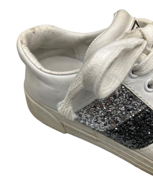 MIU MIU（ミュウミュウ）MIU MIU (ミュウミュウ) グリッターライン スニーカー ホワイト×グレー サイズ:36の古着・服飾アイテム