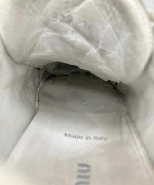 MIU MIU（ミュウミュウ）MIU MIU (ミュウミュウ) グリッターライン スニーカー ホワイト×グレー サイズ:36の古着・服飾アイテム