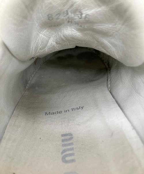 MIU MIU（ミュウミュウ）MIU MIU (ミュウミュウ) グリッターライン スニーカー ホワイト×グレー サイズ:36の古着・服飾アイテム