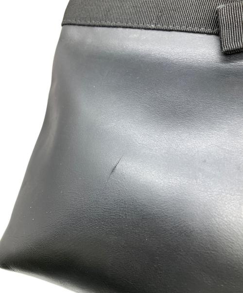 Salvatore Ferragamo（サルヴァトーレ フェラガモ）Salvatore Ferragamo (サルヴァトーレ フェラガモ) レザーショルダーバッグ ブラック ブラックの古着・服飾アイテム