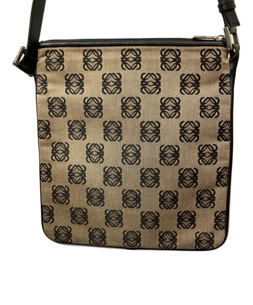 LOEWE（ロエベ）LOEWE (ロエベ) アナグラムショルダーバッグ ベージュ×ブラック ベージュ×ブラックの古着・服飾アイテム
