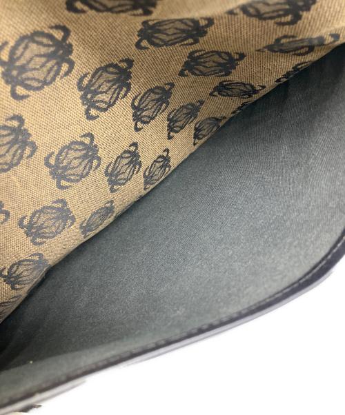 LOEWE（ロエベ）LOEWE (ロエベ) アナグラムショルダーバッグ ベージュ×ブラック ベージュ×ブラックの古着・服飾アイテム
