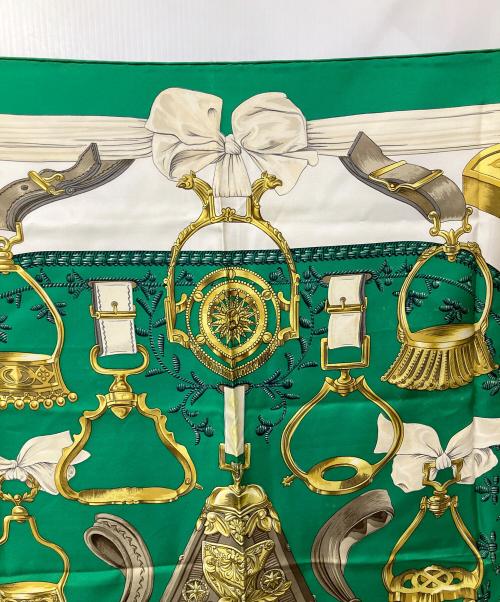 HERMES（エルメス）HERMES (エルメス) シルクスカーフ ETRIERS ETRIERS グリーン×ホワイトの古着・服飾アイテム