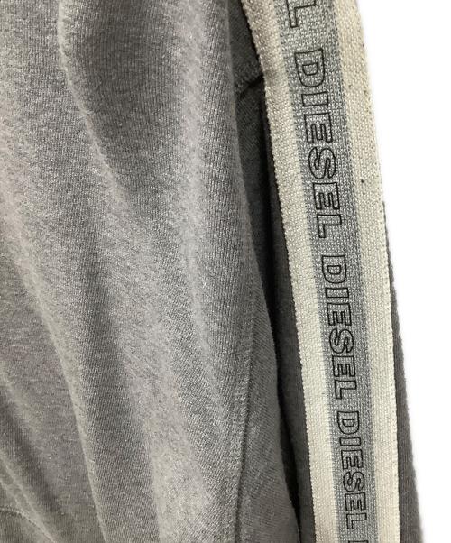 DIESEL（ディーゼル）DIESEL (ディーゼル) サイドラインジップパーカー　グレー グレー サイズ:Ｌの古着・服飾アイテム