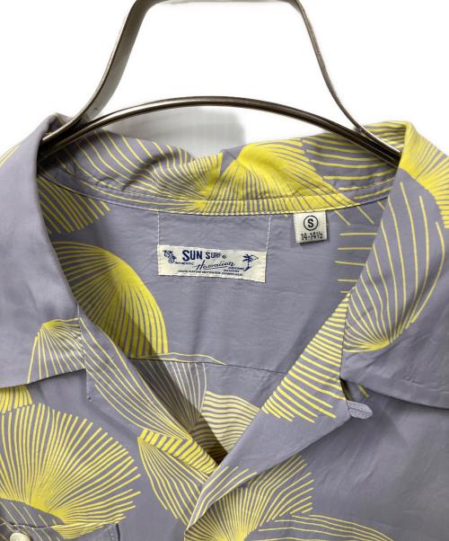 Sun Surf（サンサーフ）Sun Surf (サンサーフ) Duke Kahanamoku グレー×イエロー グレー×イエロー サイズ:sの古着・服飾アイテム