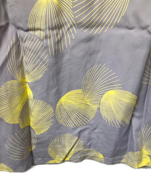 Sun Surf（サンサーフ）Sun Surf (サンサーフ) Duke Kahanamoku グレー×イエロー グレー×イエロー サイズ:sの古着・服飾アイテム