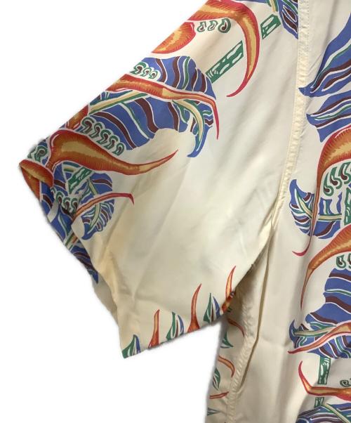 Sun Surf（サンサーフ）Sun Surf (サンサーフ) アロハシャツ HANGING HELICONIA ２００６年モデル ホワイト×ネイビー サイズ:Sの古着・服飾アイテム