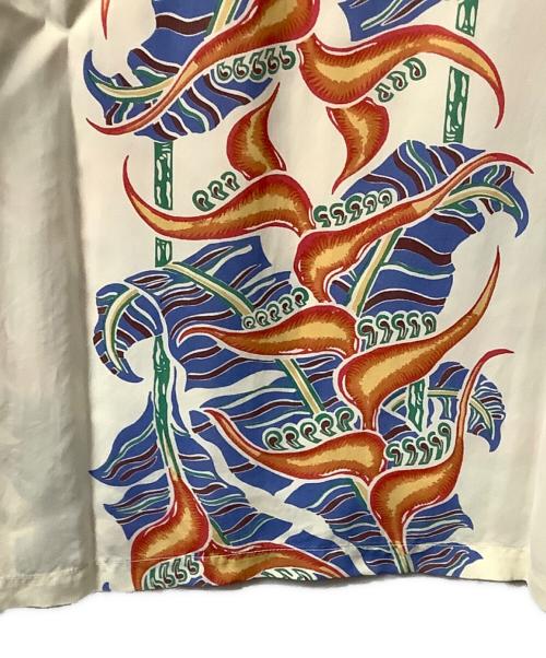 Sun Surf（サンサーフ）Sun Surf (サンサーフ) アロハシャツ HANGING HELICONIA ２００６年モデル ホワイト×ネイビー サイズ:Sの古着・服飾アイテム