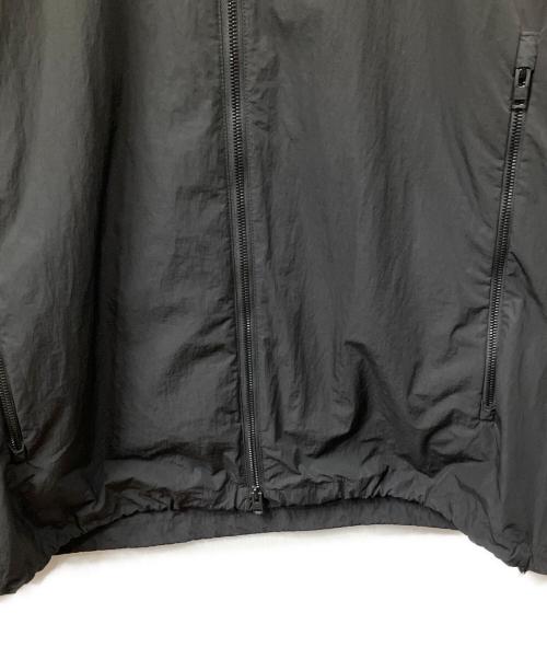 ATTACHMENT（アタッチメント）ATTACHMENT (アタッチメント) 塩縮タスランナイロンタフタスタンドカラーブルゾン ブラック サイズ:2の古着・服飾アイテム