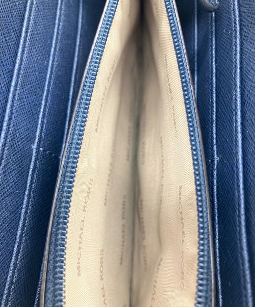 MICHAEL KORS（マイケルコース）MICHAEL KORS (マイケルコース) ラウンドファスナー財布 ネイビーの古着・服飾アイテム