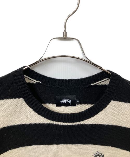 stussy（ステューシー）stussy (ステューシー) 厚手ニット ブラック×ホワイト ホワイト×ブラック サイズ:Mの古着・服飾アイテム