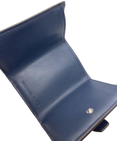 MICHAEL KORS（マイケルコース）MICHAEL KORS (マイケルコース) トライフォールド フラップ ウォレット エクストラスモール ブルーの古着・服飾アイテム