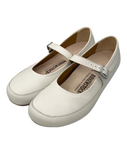 BIRKENSTOCK（ビルケンシュトック）BIRKENSTOCK (ビルケンシュトック) フラットシューズ ホワイト ホワイト サイズ:24.5の古着・服飾アイテム