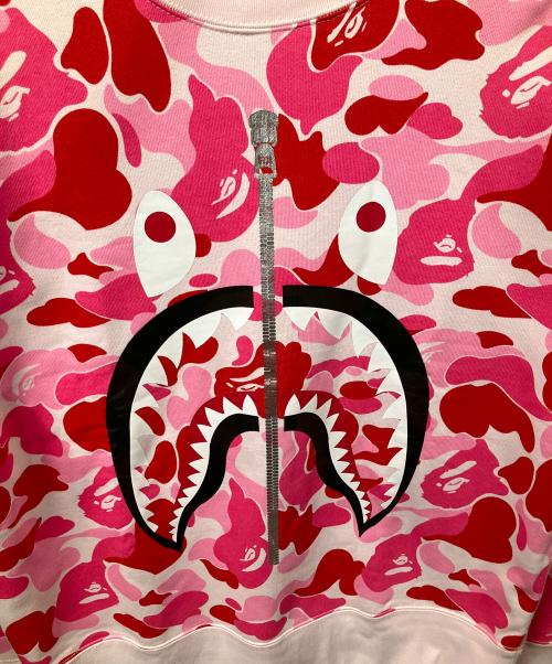 A BATHING APE（アベイシングエイプ）A BATHING APE (アベイシングエイプ) シャーク　スウェット　カモフラピンク ピンク サイズ:Mの古着・服飾アイテム