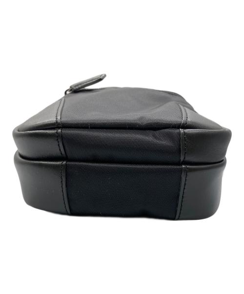 BLACK LABEL CRESTBRIDGE（ブラックレーベル クレストブリッジ）BLACK LABEL CRESTBRIDGE (ブラックレーベル クレストブリッジ) ショルダーバッグ ブラック ブラックの古着・服飾アイテム