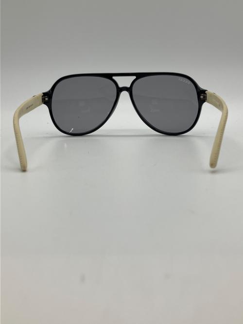 GUCCI（グッチ）GUCCI (グッチ) アビエイター　ブラック×ホワイト ホワイト×ブラック サイズ:59□13　140の古着・服飾アイテム