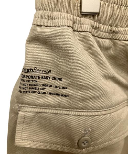 FreshService（フレッシュサービス）FreshService (フレッシュサービス)  EASY CHINO PANTS ベージュ サイズ:Mの古着・服飾アイテム