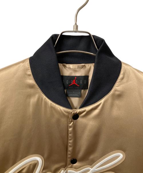 JORDAN（ジョーダン）JORDAN (ジョーダン) M J MVP HBR VRSTY JKT DESERT CAMO/SAIL ベージュ サイズ:Lの古着・服飾アイテム