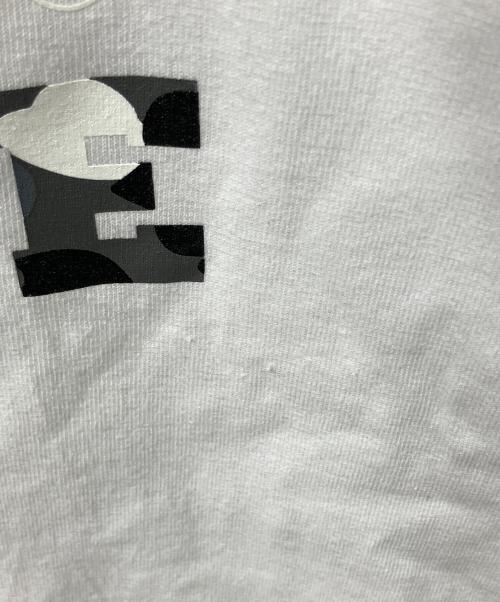 A BATHING APE（アベイシングエイプ）A BATHING APE (アベイシングエイプ) カモフラージュTシャツ　ホワイト ホワイト サイズ:2の古着・服飾アイテム