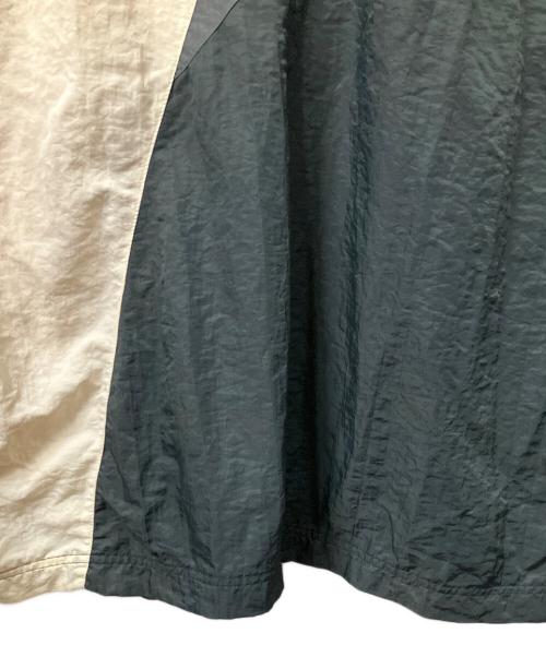NIKE（ナイキ）NIKE (ナイキ) ナイロンジャケット レッド×ブラック レッド×ブラック サイズ:Ｍの古着・服飾アイテム