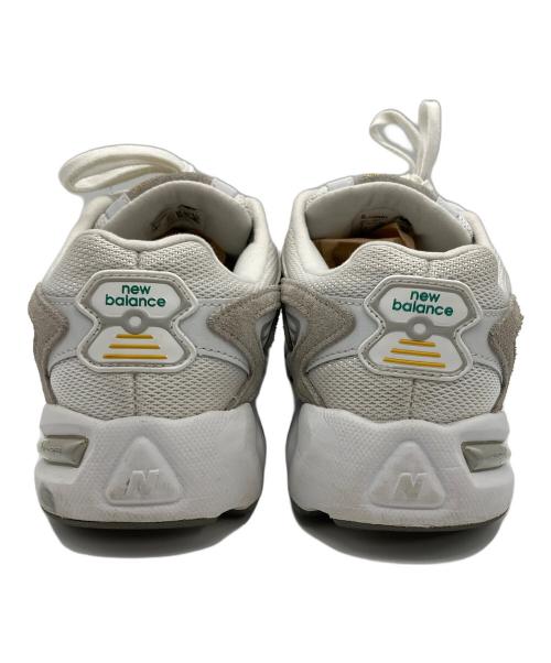 NEW BALANCE（ニューバランス）NEW BALANCE (ニューバランス) BEAUTY&YOUTH (ビューティーアンドユース) 725別注ローカットスニーカー ホワイト ホワイト サイズ:25の古着・服飾アイテム