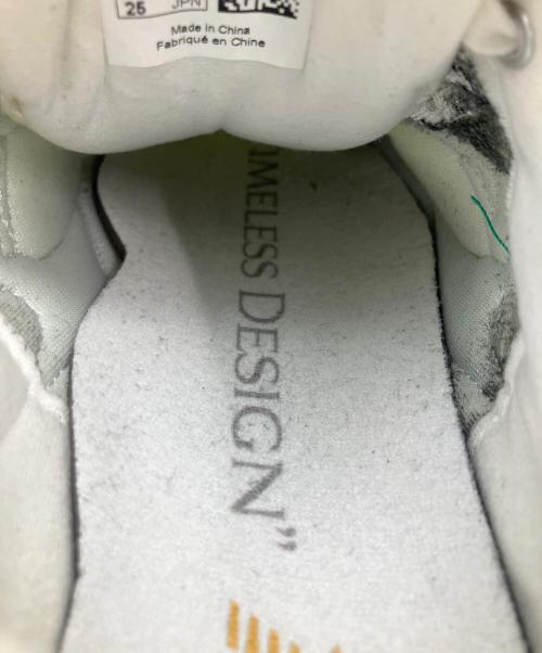 NEW BALANCE（ニューバランス）NEW BALANCE (ニューバランス) BEAUTY&YOUTH (ビューティーアンドユース) 725別注ローカットスニーカー ホワイト ホワイト サイズ:25の古着・服飾アイテム