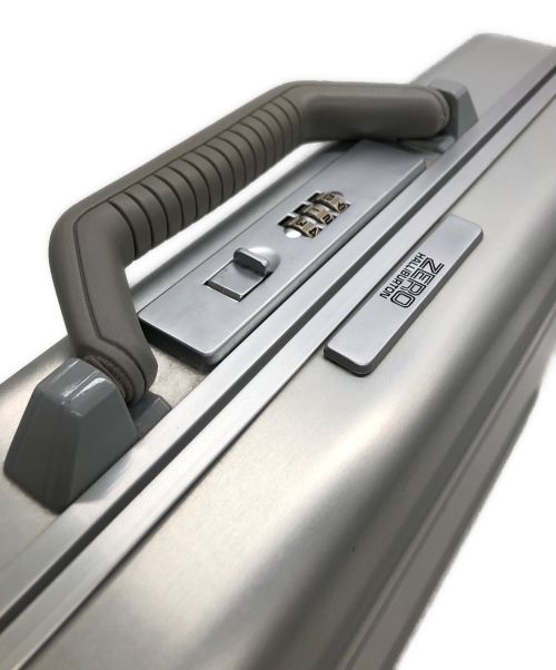 ZERO HALLIBURTON（ゼロ ハリバートン）ZERO HALLIBURTON (ゼロハリバートン) アタッシュケース シルバーの古着・服飾アイテム