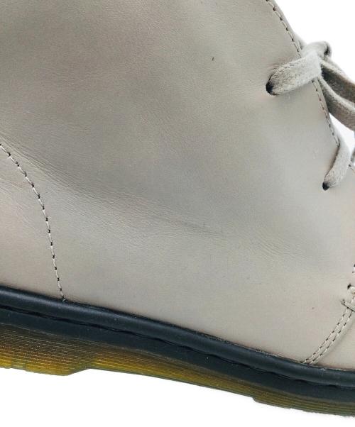 Dr.Martens（ドクターマーチン）Dr.Martens (ドクターマーチン) CYNTHIA ベージュ サイズ:US L8、UK6、EU39、MM245(2.0)の古着・服飾アイテム