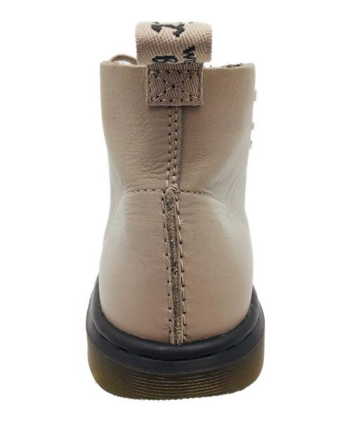 Dr.Martens（ドクターマーチン）Dr.Martens (ドクターマーチン) CYNTHIA ベージュ サイズ:US L8、UK6、EU39、MM245(2.0)の古着・服飾アイテム