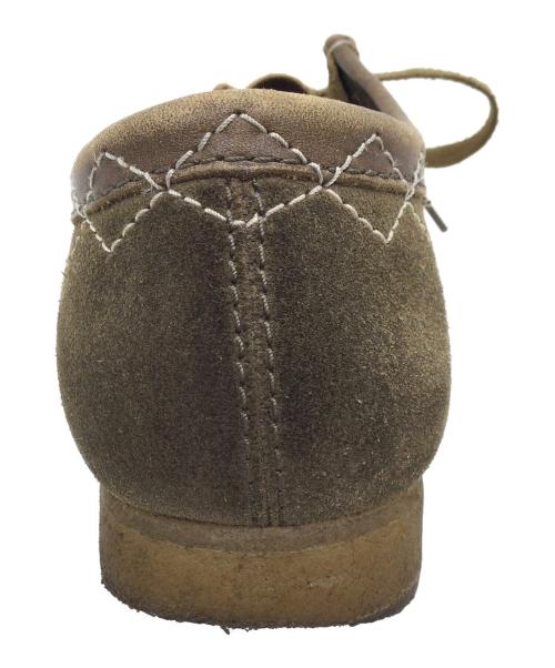 CLARKS（クラークス）CLARKS (クラークス) ワラビーシューズ カーキ サイズ:UK6 1/2G、US7 1/2M、EU40、CN250 2.5の古着・服飾アイテム