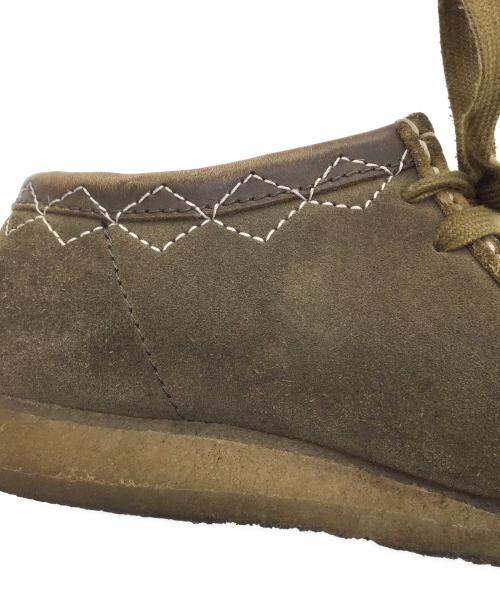 CLARKS（クラークス）CLARKS (クラークス) ワラビーシューズ カーキ サイズ:UK6 1/2G、US7 1/2M、EU40、CN250 2.5の古着・服飾アイテム