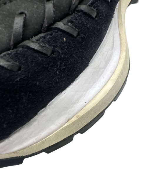 NIKE（ナイキ）NIKE sacai (サカイ) Jean Paul GAULTIER (ジャンポールゴルチェ) Vaporwaffle Mix ブラック×ホワイト サイズ:UK9.5、EUR44.5、cm28.5、BR42.5、CN285(2.5)の古着・服飾アイテム