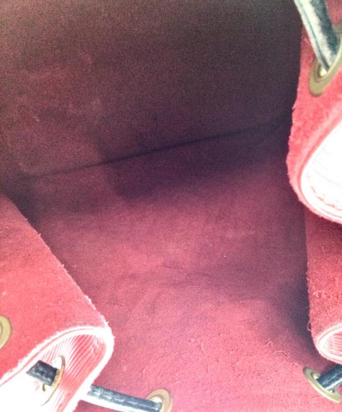 LOUIS VUITTON（ルイ ヴィトン）LOUIS VUITTON (ルイ ヴィトン) 巾着ショルダーバッグ カスティリアンレッド ノワールの古着・服飾アイテム