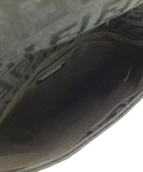 FENDI（フェンディ）FENDI (フェンディ) ショルダーバッグ ブラックの古着・服飾アイテム