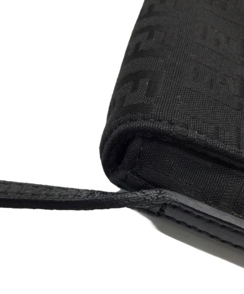 FENDI（フェンディ）FENDI (フェンディ) ショルダーバッグ ブラックの古着・服飾アイテム