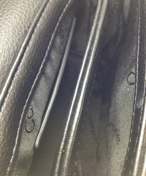 Calvin Klein（カルバンクライン）Calvin Klein (カルバンクライン) ロゴプレートショルダーバッグ ブラック×シルバー 未使用品の古着・服飾アイテム