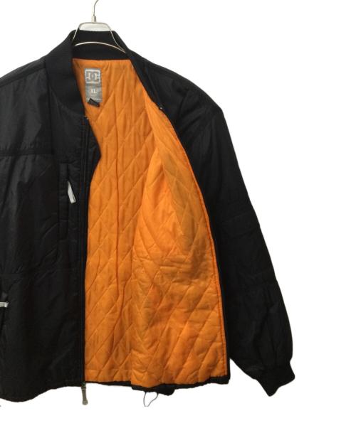 DC（ディーシー）DC (ディーシー) OLD 中綿ブルゾンジャケット ブラック サイズ:XLの古着・服飾アイテム