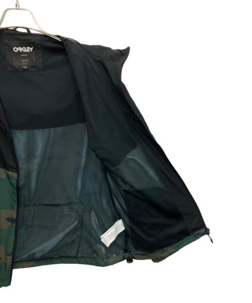OAKLEY（オークリー）OAKLEY (オークリー) FOA403661　ナイロンパーカー オリーブ サイズ:Mの古着・服飾アイテム