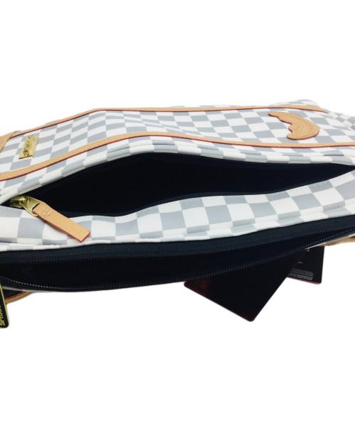 SPRAYGROUND（スプレーグランド）SPRAYGROUND (スプレーグランド) リュック グレー×ベージュ 未使用品の古着・服飾アイテム