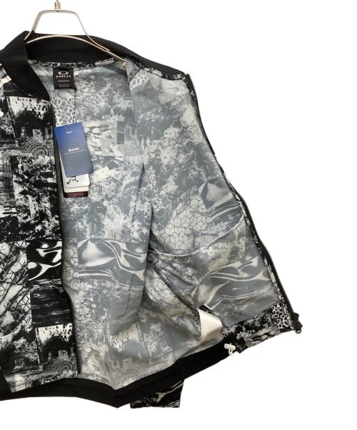 OAKLEY（オークリー）OAKLEY (オークリー) FOA500538　撥水ジャケット ホワイト×ブラック サイズ:XLの古着・服飾アイテム