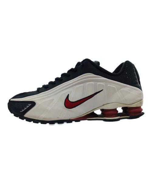 NIKE（ナイキ）NIKE (ナイキ) SHOX R4 ブラック サイズ:US9.5、UK8.5、EUR43、cm27.5、BR41、CN275（2.5）の古着・服飾アイテム
